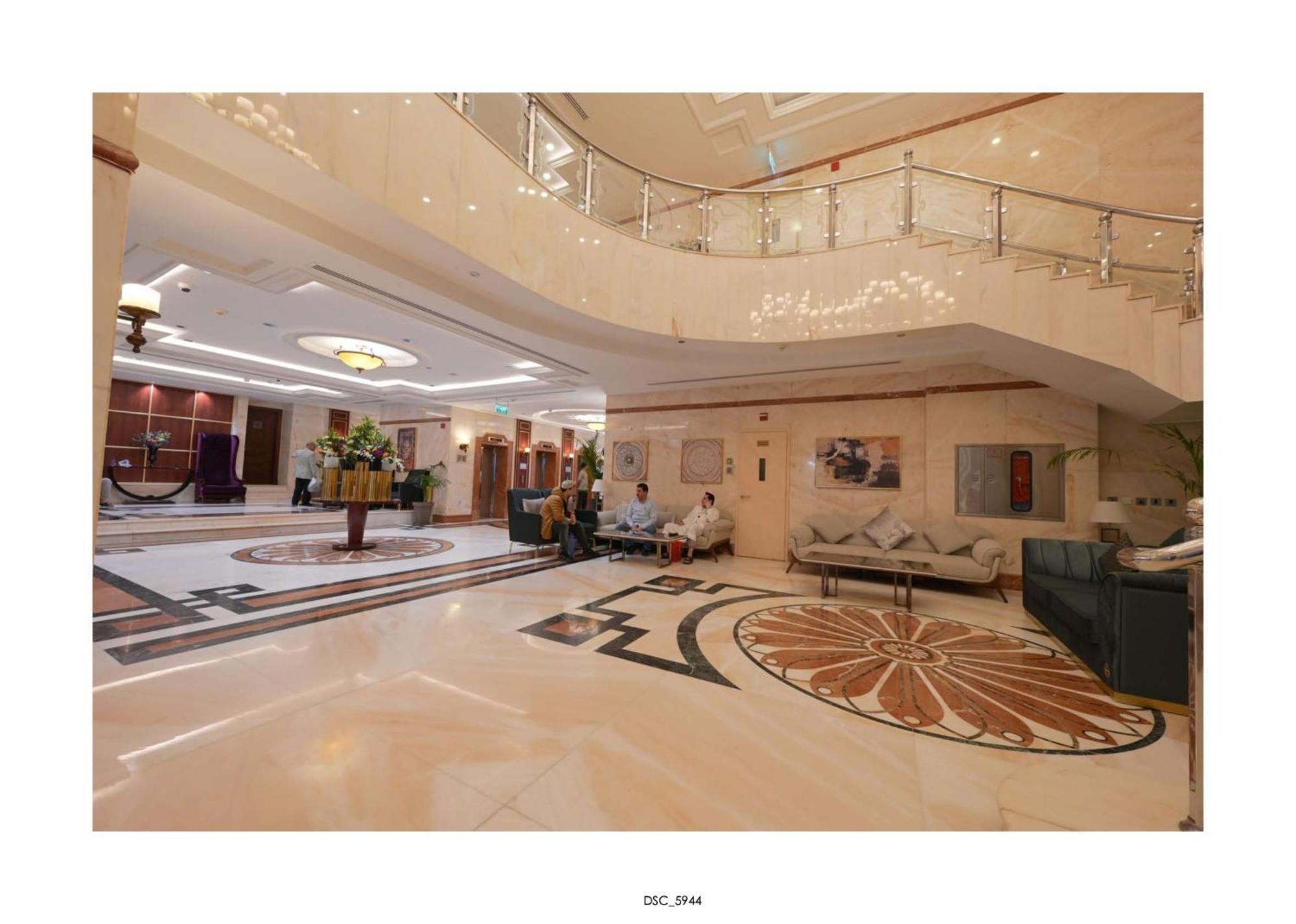 Emaar Royal Hotel Μεδίνα Εξωτερικό φωτογραφία The lobby of the hotel