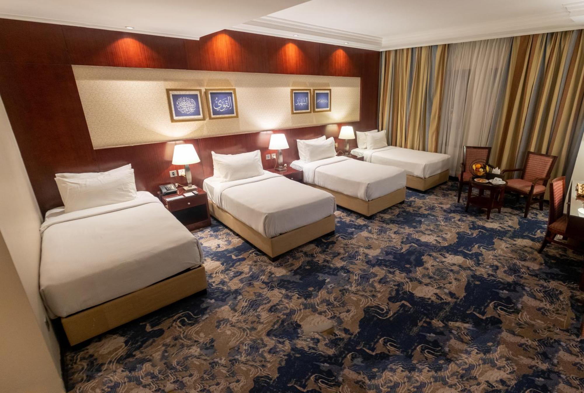 Emaar Royal Hotel Μεδίνα Εξωτερικό φωτογραφία A room at the hotel