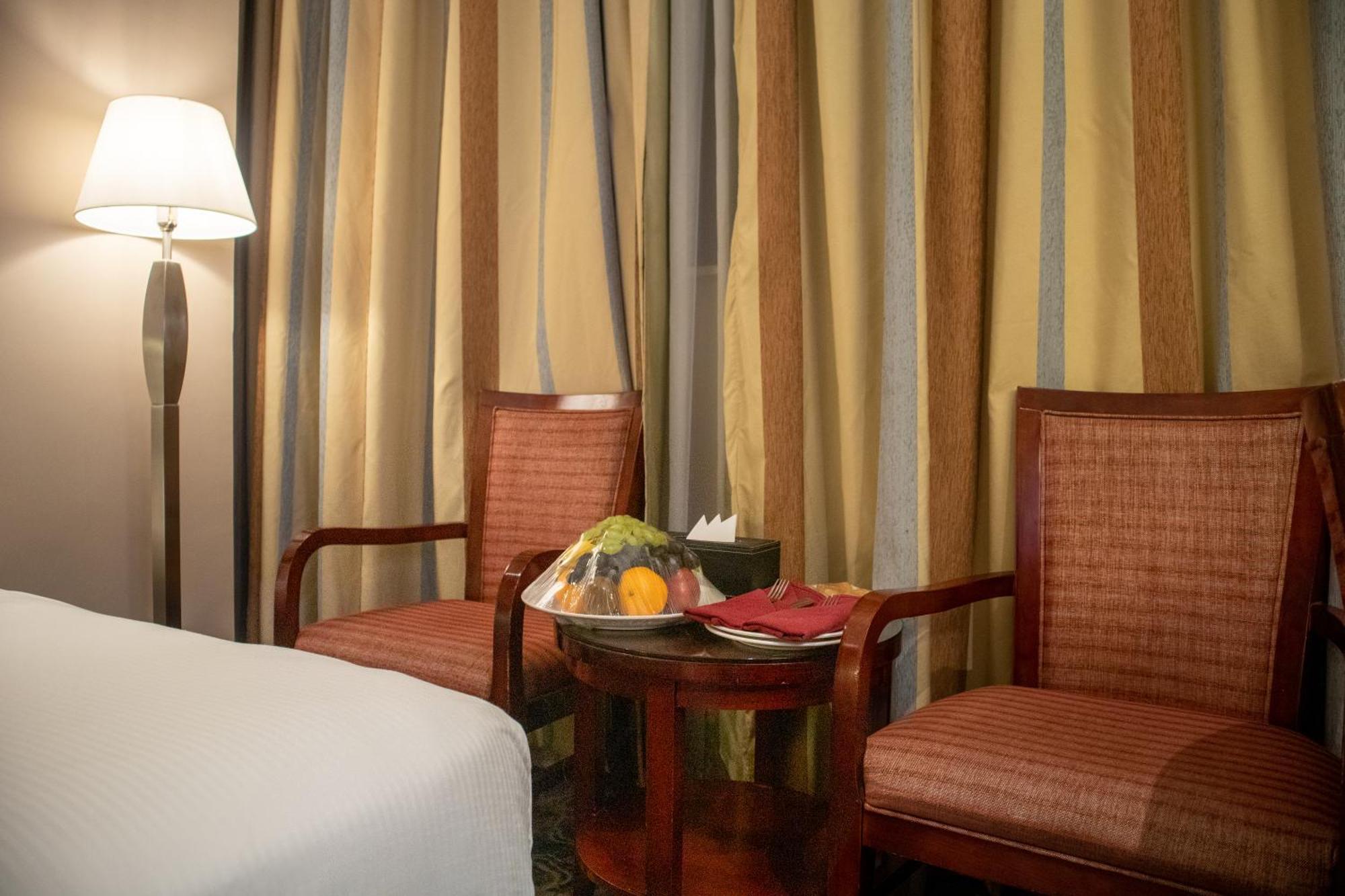 Emaar Royal Hotel Μεδίνα Εξωτερικό φωτογραφία A room at the hotel