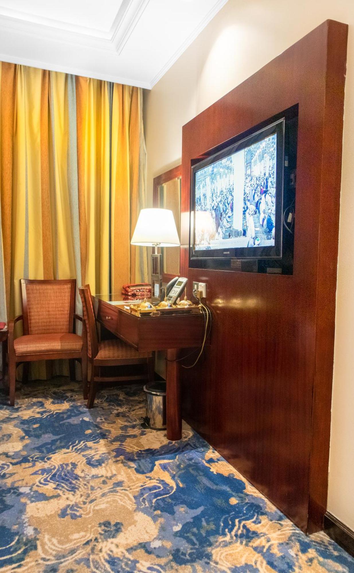 Emaar Royal Hotel Μεδίνα Εξωτερικό φωτογραφία A room at the hotel