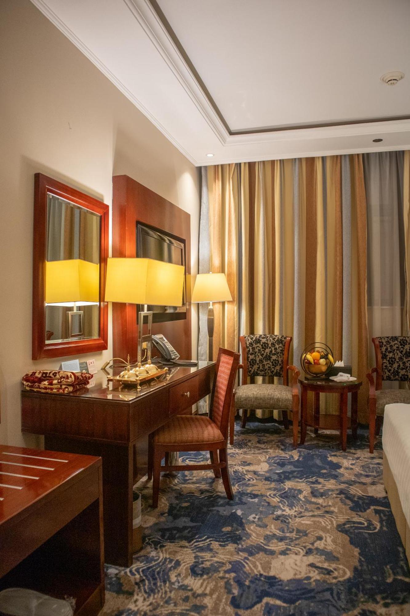 Emaar Royal Hotel Μεδίνα Εξωτερικό φωτογραφία A room at the hotel