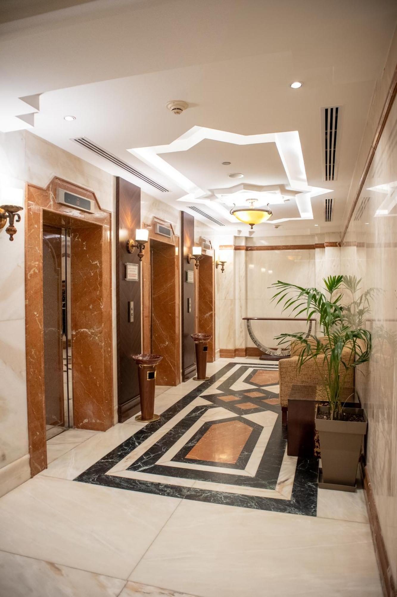 Emaar Royal Hotel Μεδίνα Εξωτερικό φωτογραφία The elevators