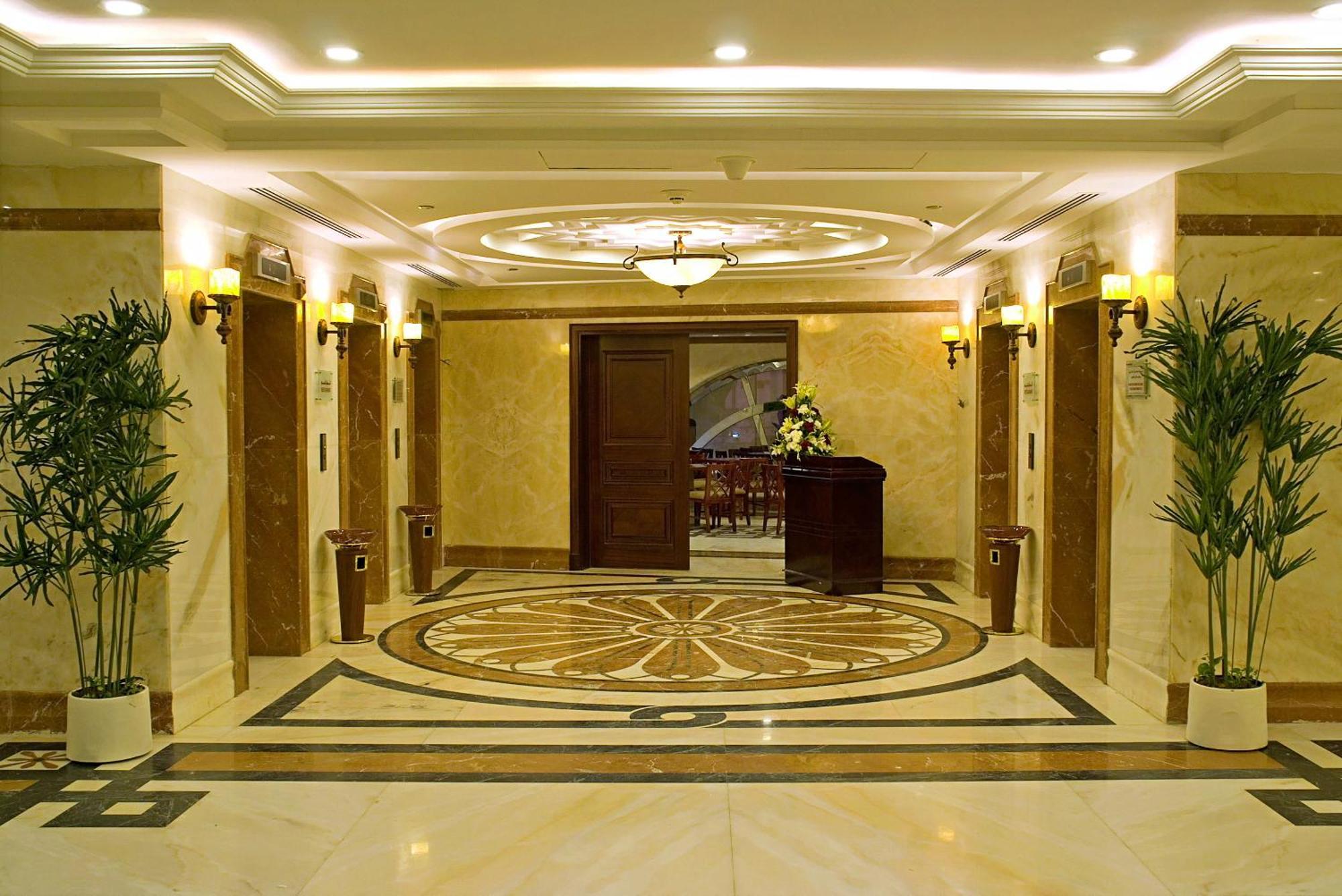 Emaar Royal Hotel Μεδίνα Εξωτερικό φωτογραφία The lobby of the hotel