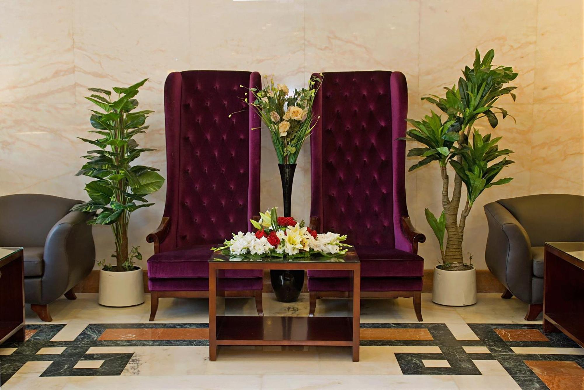 Emaar Royal Hotel Μεδίνα Εξωτερικό φωτογραφία The lobby of the hotel