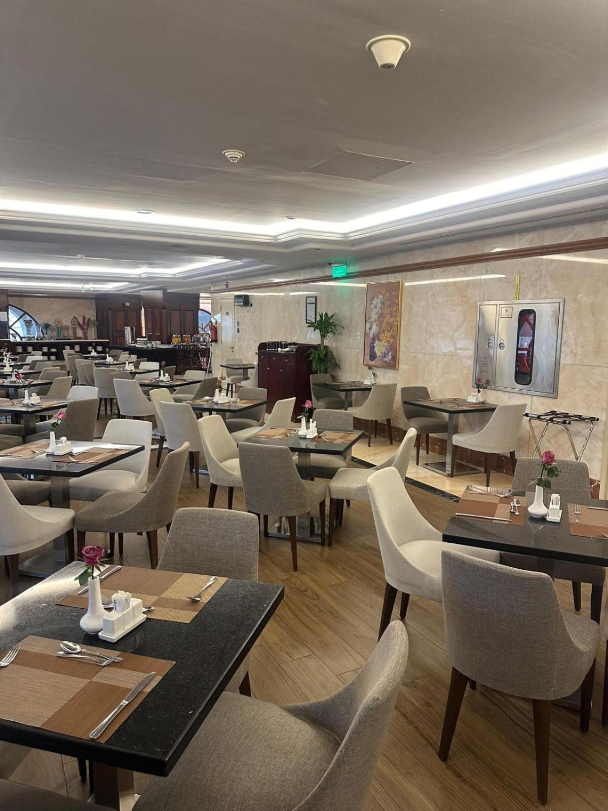 Emaar Royal Hotel Μεδίνα Εξωτερικό φωτογραφία The lounge at the airport